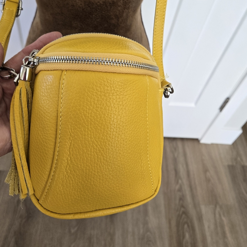 Chic Yellow Crossbody Bag with Tassel